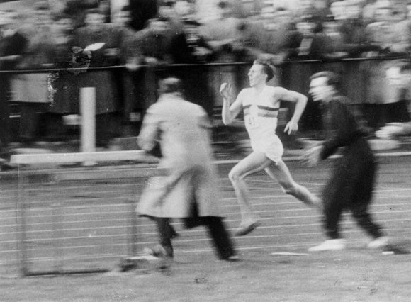 Roger Bannister running the four-minute mile, 6 May 1954.
