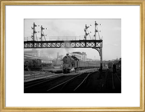 British Railways suburban train leaving Marylebone, 1949