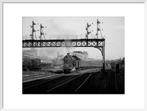 British Railways suburban train leaving Marylebone, 1949