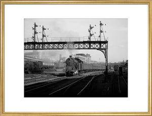 British Railways suburban train leaving Marylebone, 1949