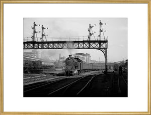 British Railways suburban train leaving Marylebone, 1949
