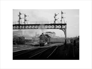 British Railways suburban train leaving Marylebone, 1949