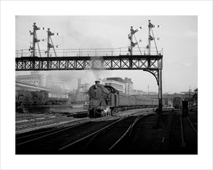 British Railways suburban train leaving Marylebone, 1949