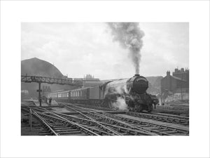 Queen of Scots departs Kings Cross with A3 no. 96 Papyrus c.1946