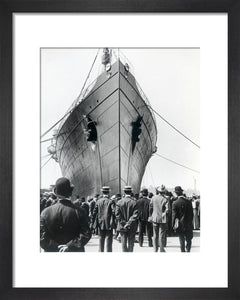 'Lusitania' arriving in New York on her maiden voyage, c 1906.