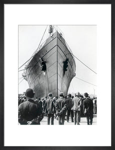 'Lusitania' arriving in New York on her maiden voyage, c 1906.