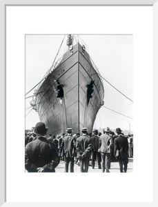 'Lusitania' arriving in New York on her maiden voyage, c 1906.