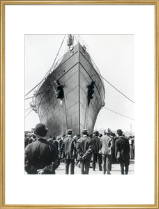 'Lusitania' arriving in New York on her maiden voyage, c 1906.