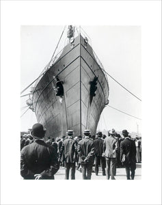 'Lusitania' arriving in New York on her maiden voyage, c 1906.