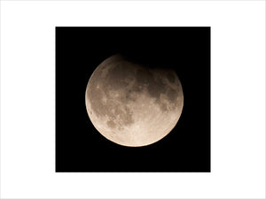 Lunar eclipse, United Kingdom, 7 September 2006.