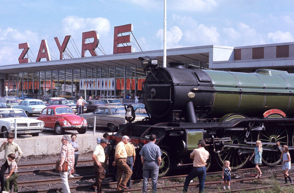 The Flying Scotsman at Joliet, Illinois, alongside a Zayre store, en route to San Francisco in 1971.